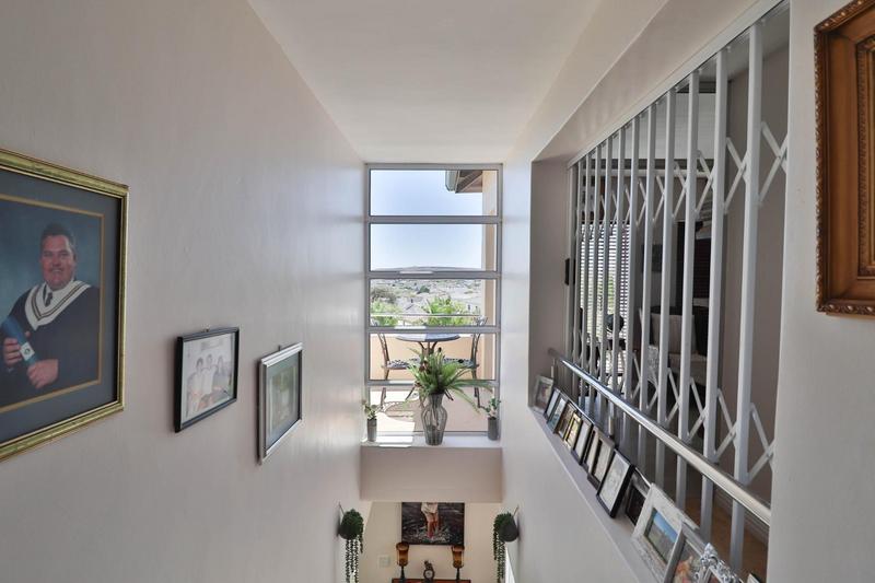 5 Bedroom Property for Sale in Country Club Western Cape